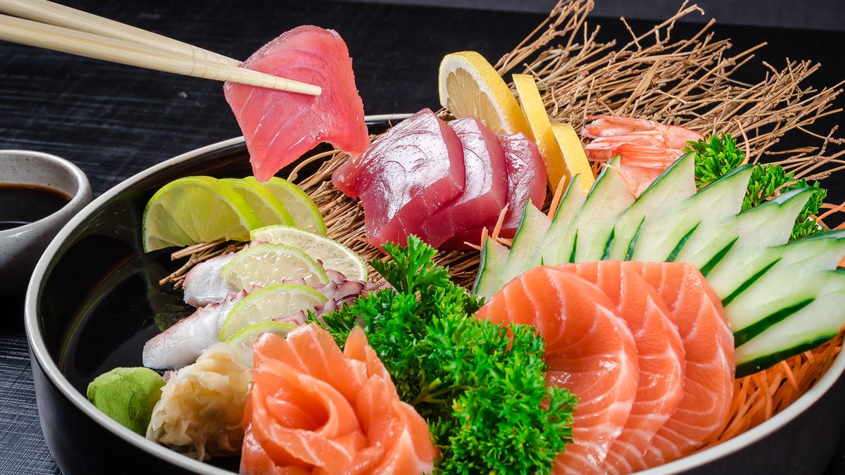 Repetição de sashimis e niguiris no Menu Degustação Imaginum Sushi